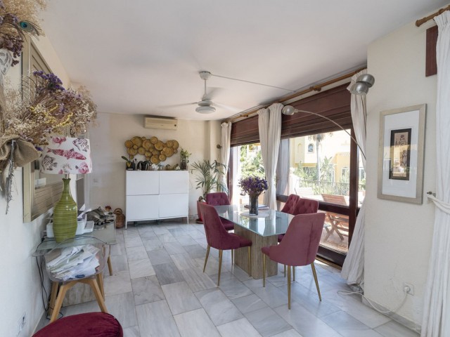 Villa con 4 Dormitorios  en El Rosario