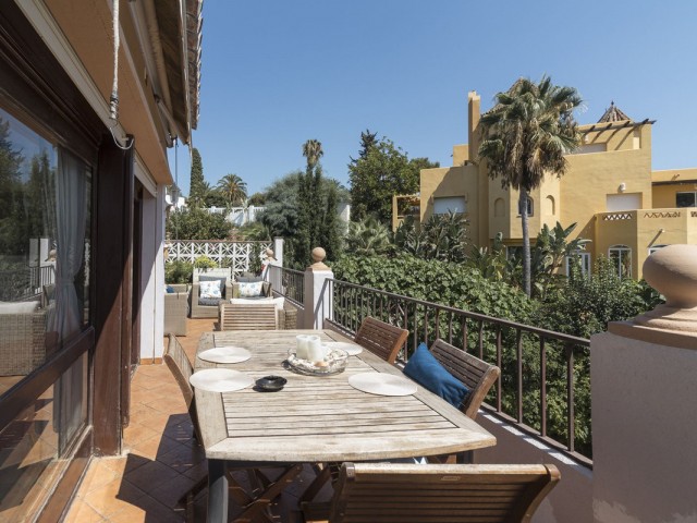 Villa con 4 Dormitorios  en El Rosario