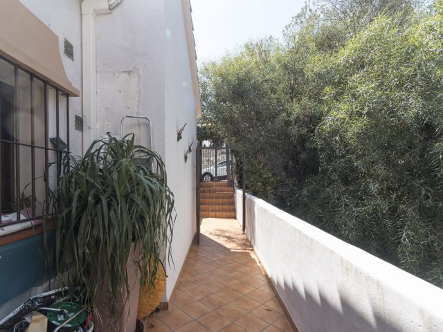 Villa con 4 Dormitorios  en El Rosario