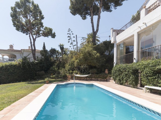 Villa con 4 Dormitorios  en El Rosario