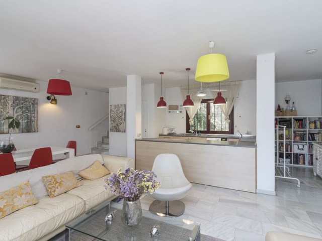 Villa con 4 Dormitorios  en El Rosario