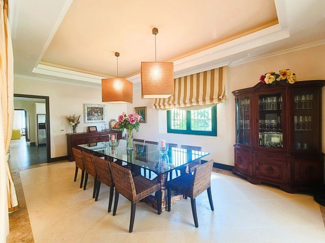 7 Sovrums Villa i San Roque Club