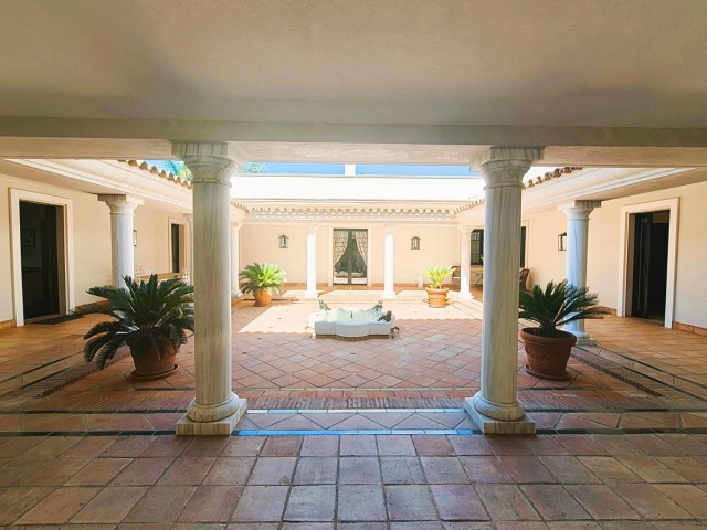 7 Sovrums Villa i San Roque Club