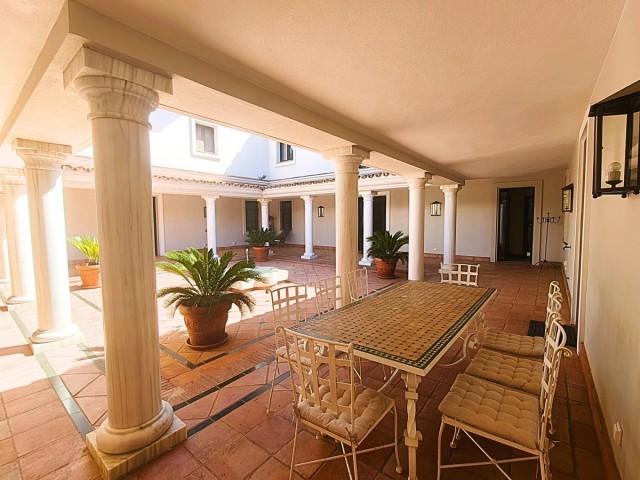 7 Sovrums Villa i San Roque Club