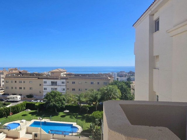 4 Bedrooms Apartment in Arroyo de la Miel