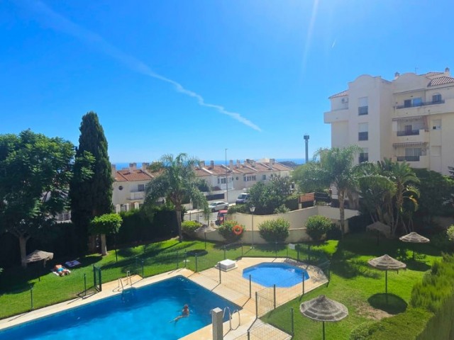 4 Bedrooms Apartment in Arroyo de la Miel