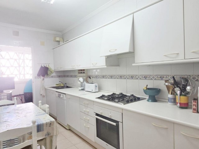 4 Bedrooms Apartment in Arroyo de la Miel