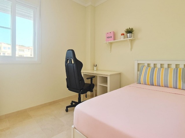 4 Bedrooms Apartment in Arroyo de la Miel