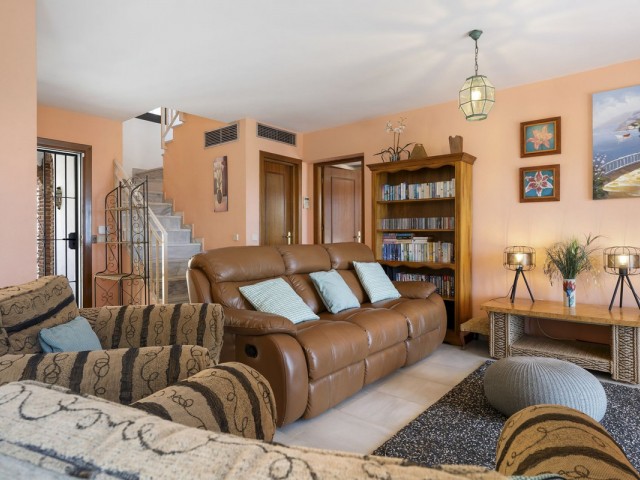 5 Makuuhuoneen Rivitalo Calahonda