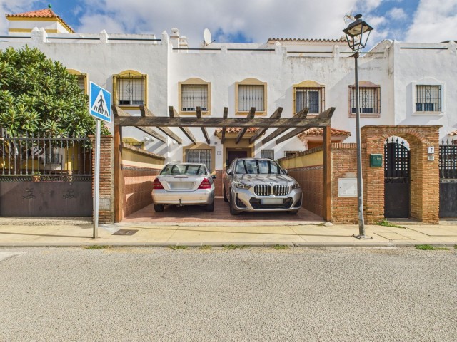 3 Slaapkamer Rijtjeshuis in Estepona