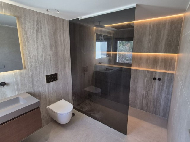5 Slaapkamer Villa in El Rosario