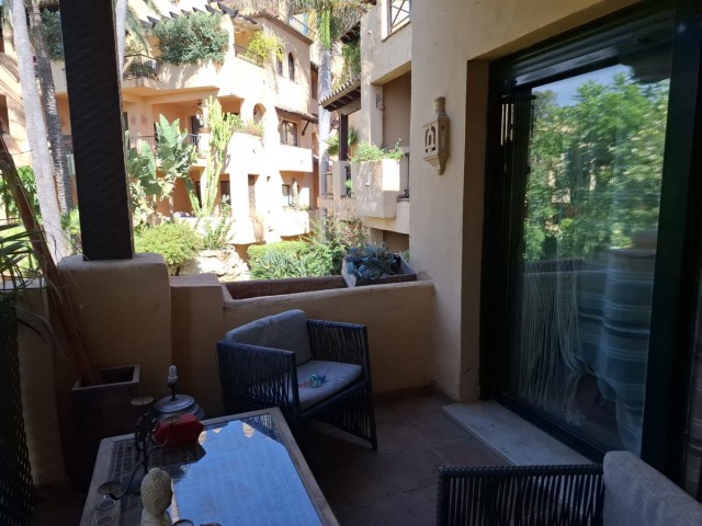Apartamento con 3 Dormitorios  en El Paraiso