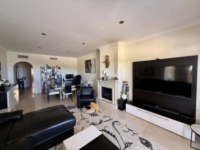 2 Bedrooms Apartment in Elviria