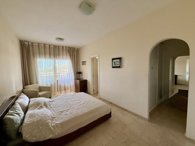 2 Bedrooms Apartment in Elviria