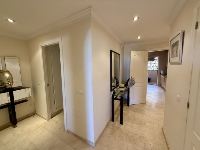 2 Bedrooms Apartment in Elviria