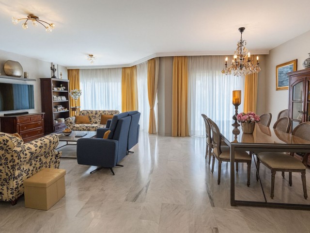 Appartement avec 4 Chambres  à San Pedro de Alcántara
