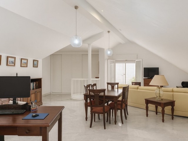 Appartement avec 4 Chambres  à San Pedro de Alcántara