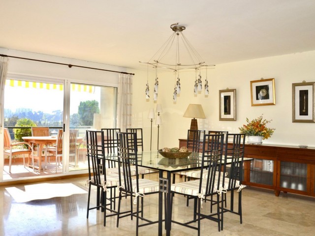 4 Soveroms Leilighet i Guadalmina Alta