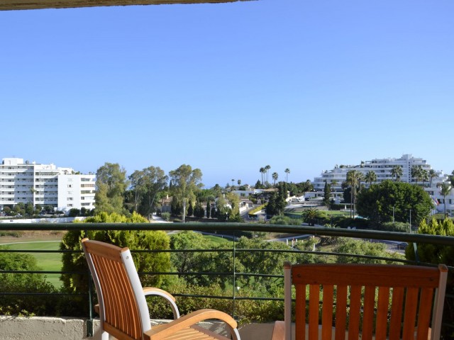 4 Soveroms Leilighet i Guadalmina Alta