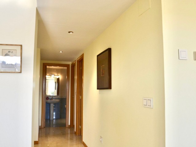 4 Soveroms Leilighet i Guadalmina Alta