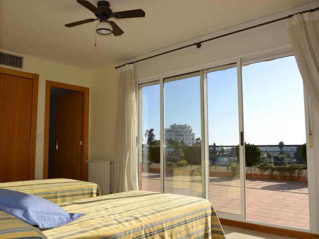 4 Makuuhuoneen Huoneisto Guadalmina Alta