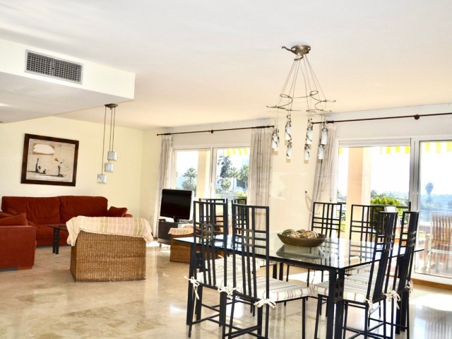 4 Makuuhuoneen Huoneisto Guadalmina Alta