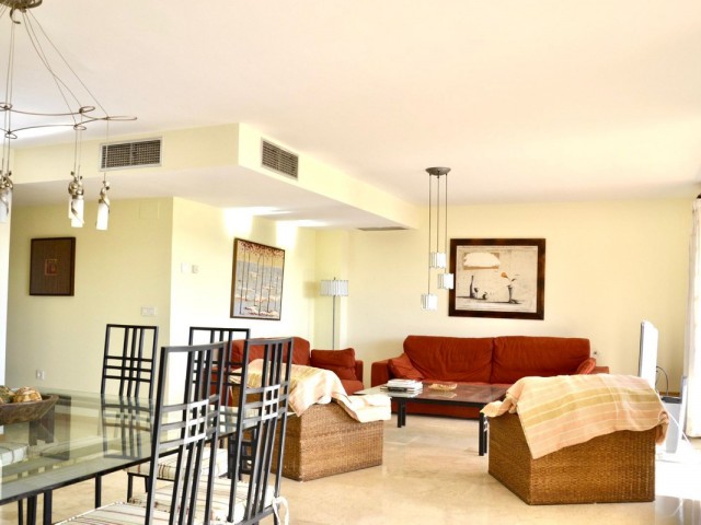 4 Makuuhuoneen Huoneisto Guadalmina Alta