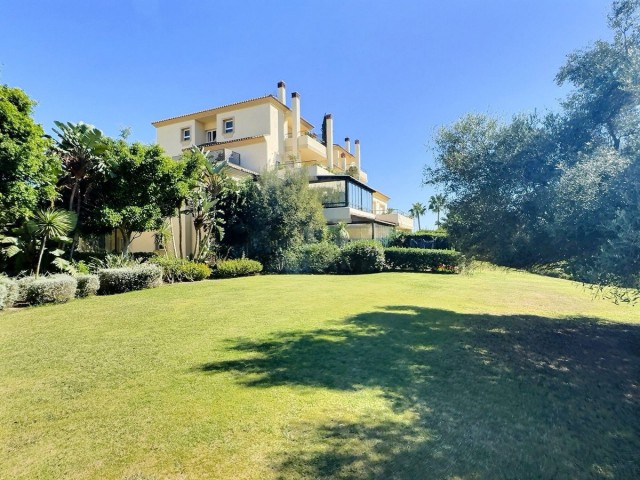 3 Bedrooms Apartment in San Roque Club