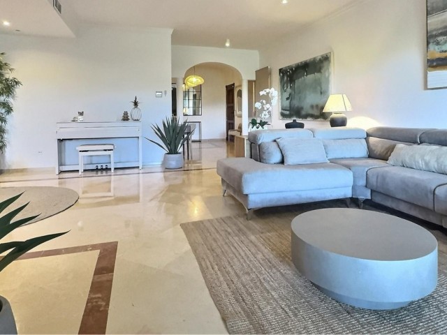 3 Bedrooms Apartment in San Roque Club