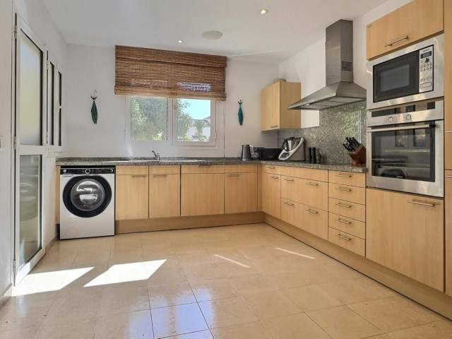 3 Bedrooms Apartment in San Roque Club