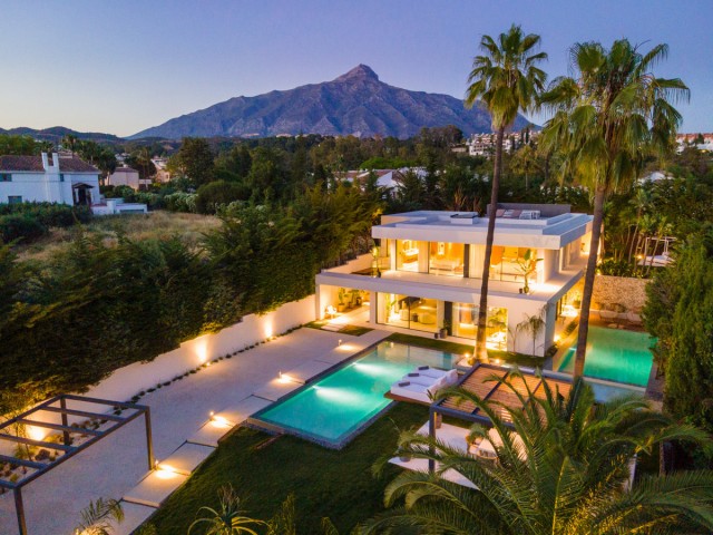 4 Soveroms Villa i Nueva Andalucía