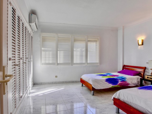 Ático con 3 Dormitorios  en Puerto de Cabopino