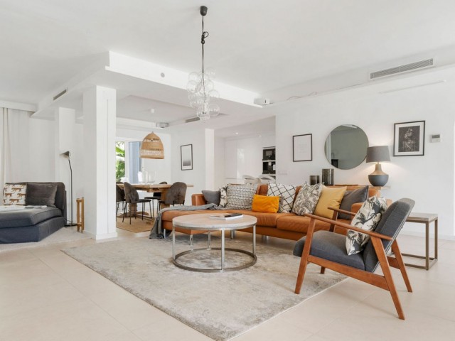4 Soveroms Villa i Nueva Andalucía