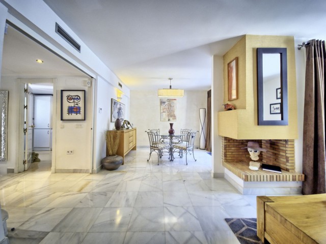 6 Bedrooms Townhouse in Nueva Andalucía