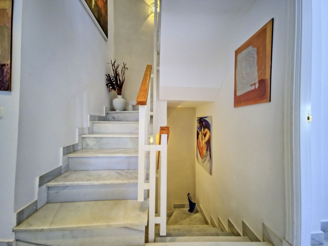 6 Bedrooms Townhouse in Nueva Andalucía