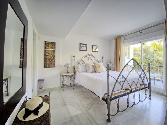 6 Schlafzimmer Reihenhaus in Nueva Andalucía