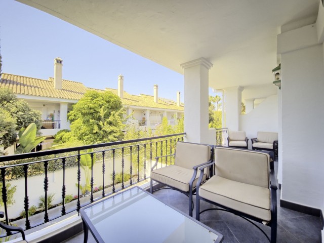 6 Schlafzimmer Reihenhaus in Nueva Andalucía