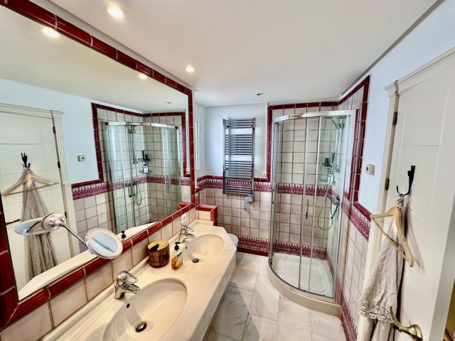Apartamento con 2 Dormitorios  en San Pedro de Alcántara