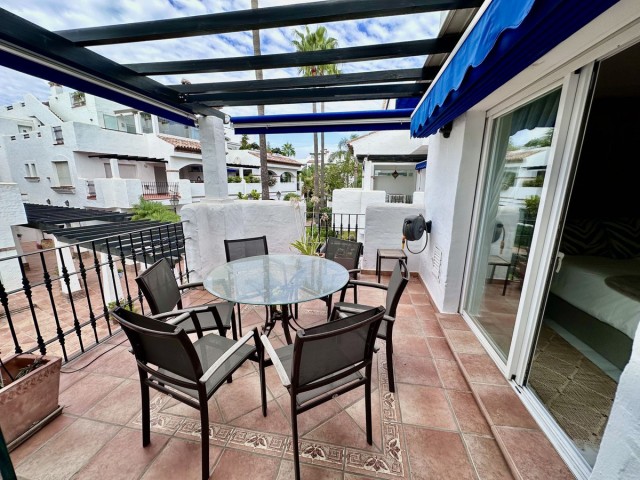 Apartamento con 2 Dormitorios  en San Pedro de Alcántara