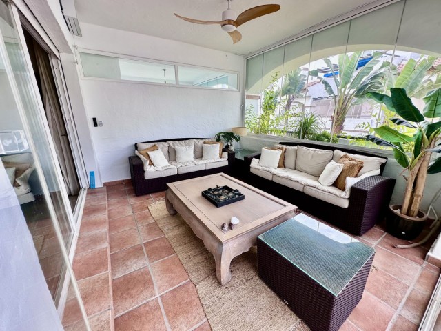 Apartamento con 2 Dormitorios  en San Pedro de Alcántara