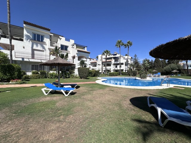 Apartamento con 2 Dormitorios  en San Pedro de Alcántara