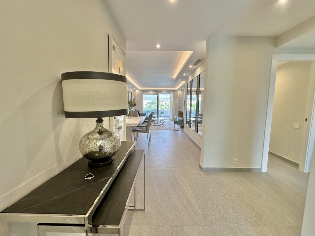 Apartamento con 2 Dormitorios  en Nueva Andalucía