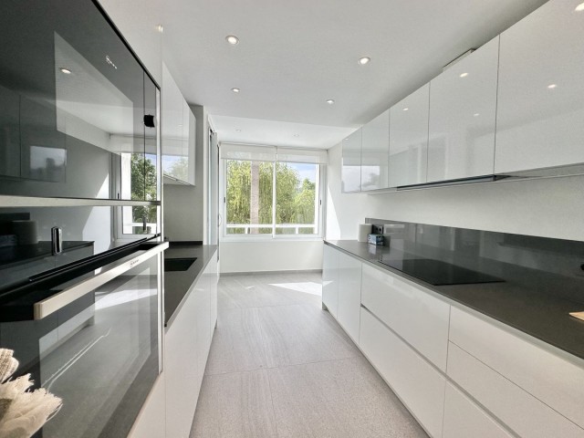 Apartamento con 2 Dormitorios  en Nueva Andalucía