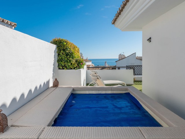 3 Bedrooms Apartment in Puerto Banús