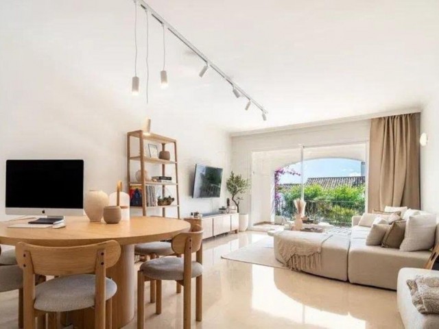 Apartment, La Quinta, R5165944