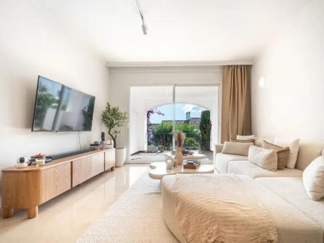 Apartment, La Quinta, R5165944