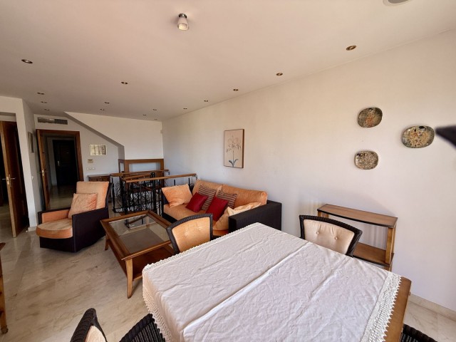 4 Bedrooms Villa in Elviria
