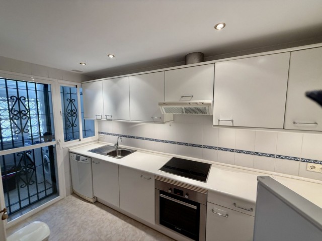 4 Bedrooms Villa in Elviria