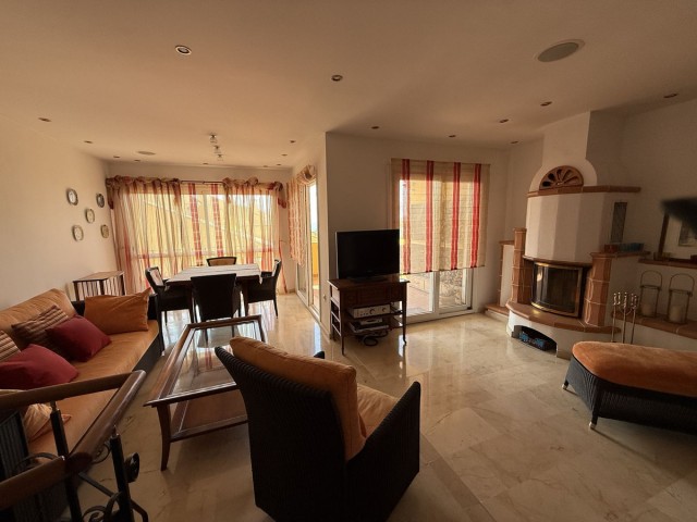 4 Bedrooms Villa in Elviria