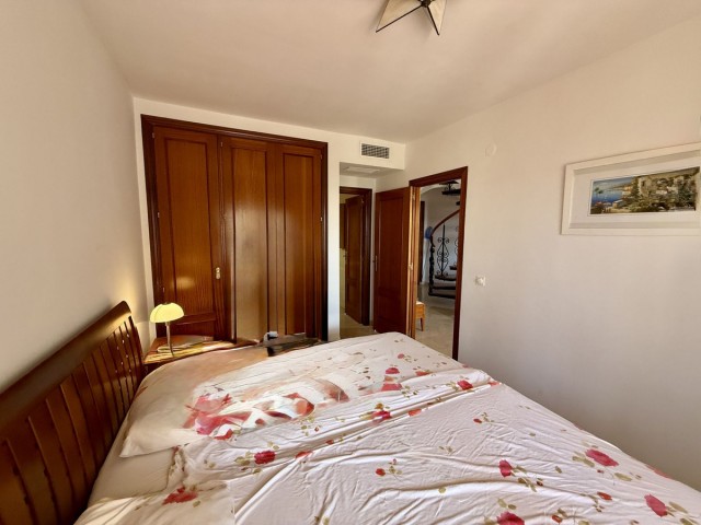 4 Bedrooms Villa in Elviria